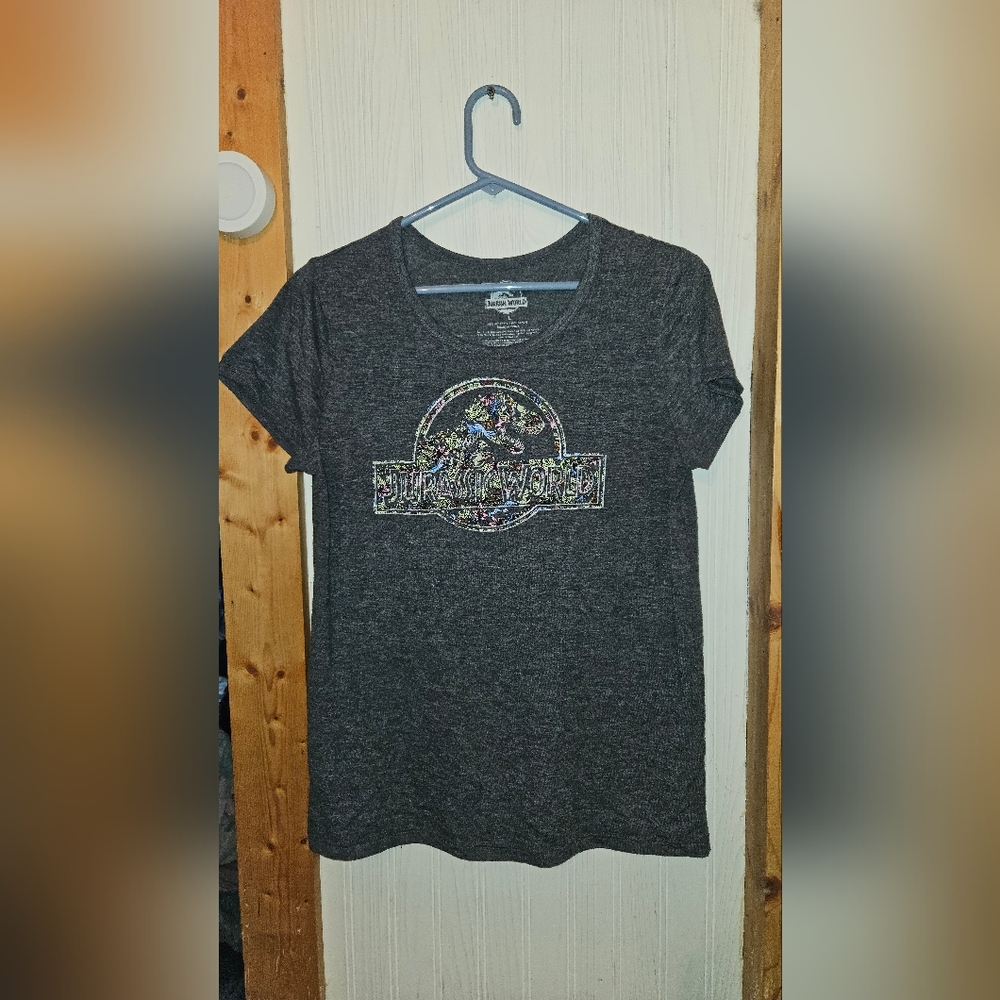 Jurassic World Graphic T-Shirt Size Large